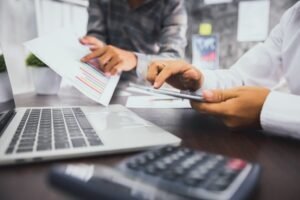 group of business people planning and analysis wit 2022 10 20 22 00 10 utc 2 1 1024x683